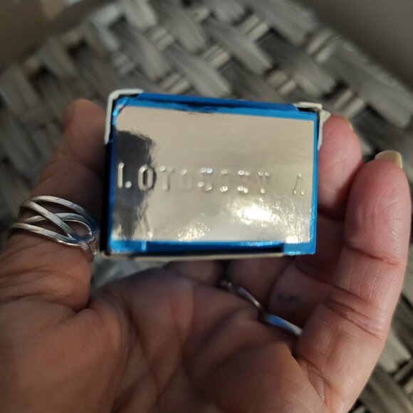 NEW NEUTROGENA HYDRO BOOST EYE CREAM - Picture 4 of 6